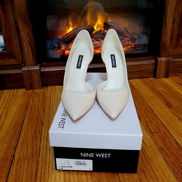 Nine west Ivory pumps size 6 - Picture 5 of 5